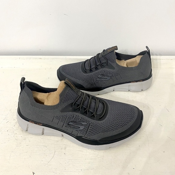 Skechers Stretch Fit Memory Foam Slip On Comfort Sneakers, Men's Size  8.5 - Picture 4 of 12